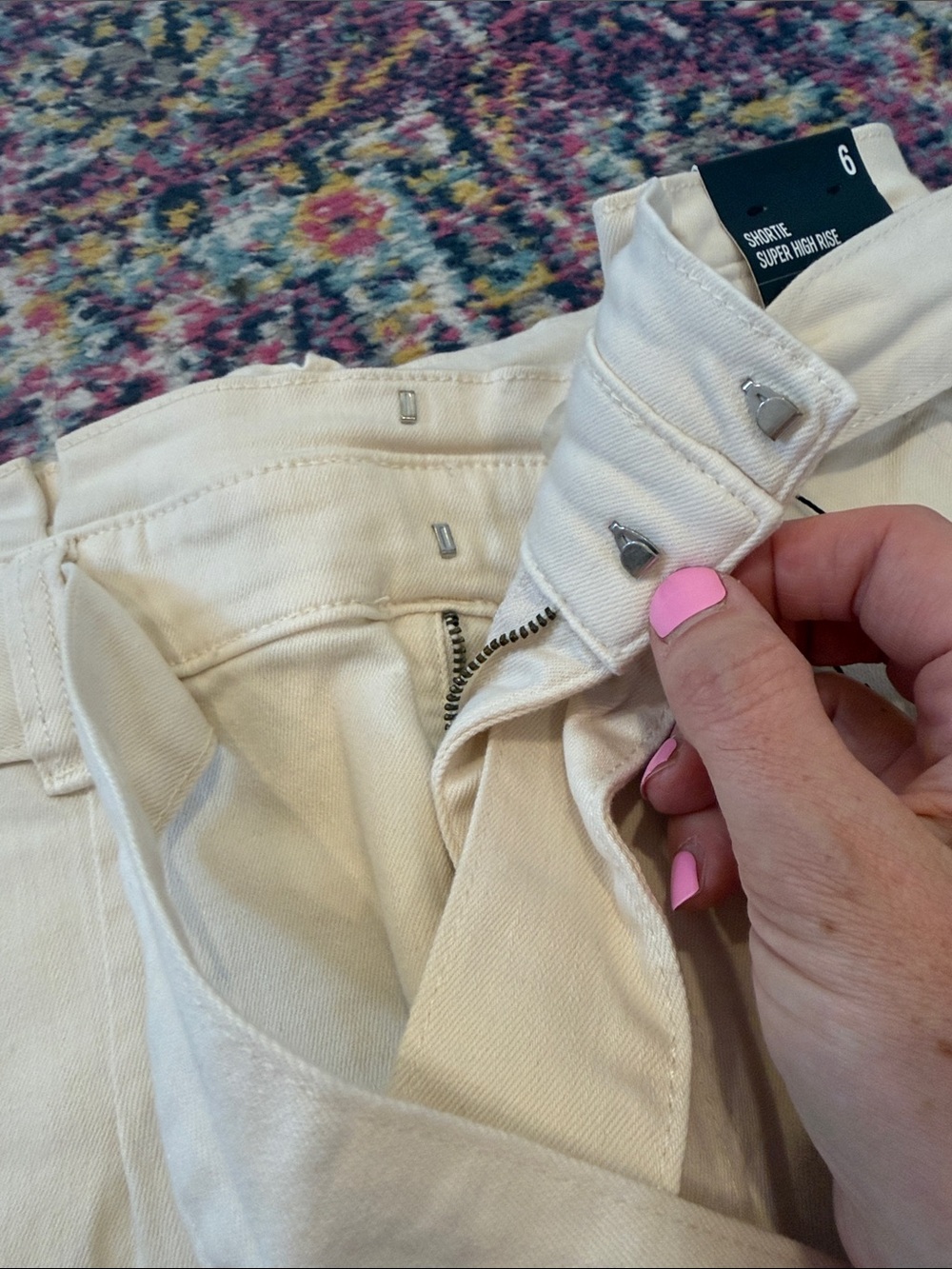 Express High-Rise Paperbag Waist Jeans — Cream - Picture 5 of 9
